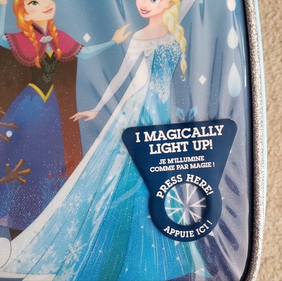 NWT Disney Frozen Light-up Pull Suitcase - Picture 3 of 8